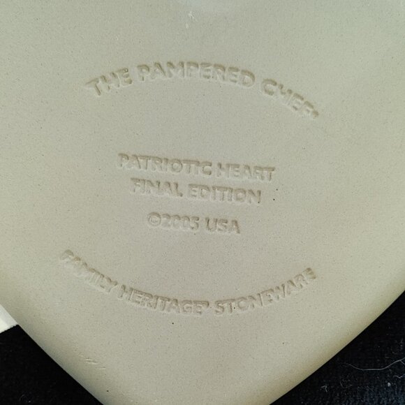 2005 Pampered Chef Cookie Mold American Flag Heart NEW - Picture 3 of 6